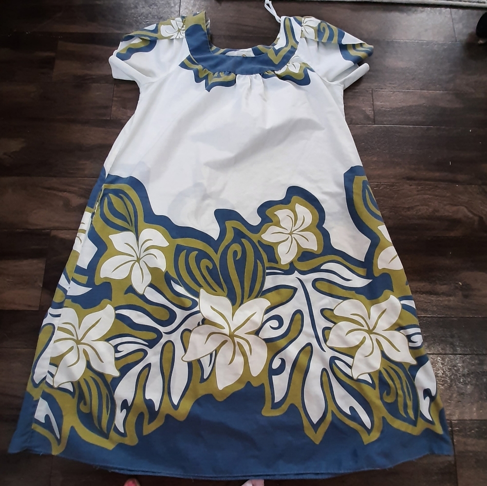 Full moon Hawaii sz M floral kafkan beach dress